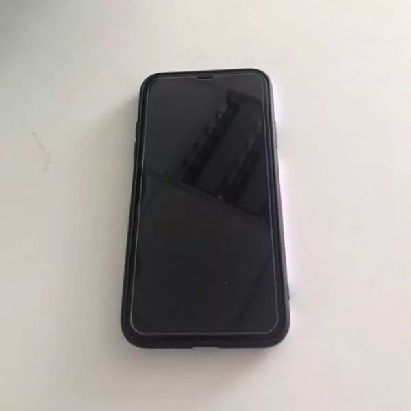 送前女友各种礼物求复合,男子求复合被拒持刀威胁前女友