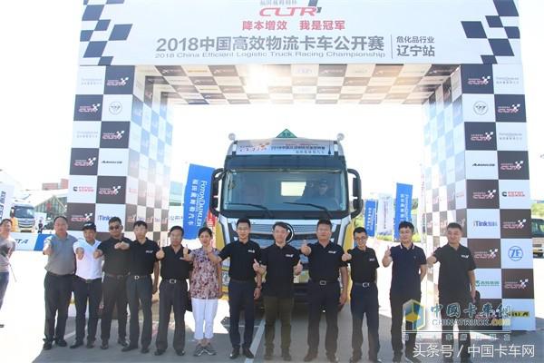 1分钟征服场地赛，百公里油耗25.36L欧曼谈“危”不色变