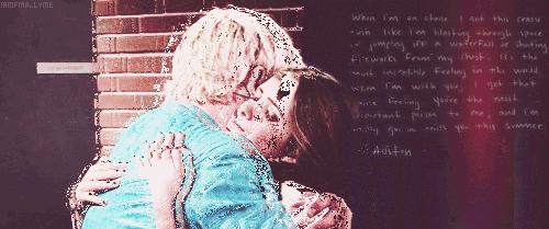 女朋友很黏人就代表她很爱你吗,女朋友该怎么黏人