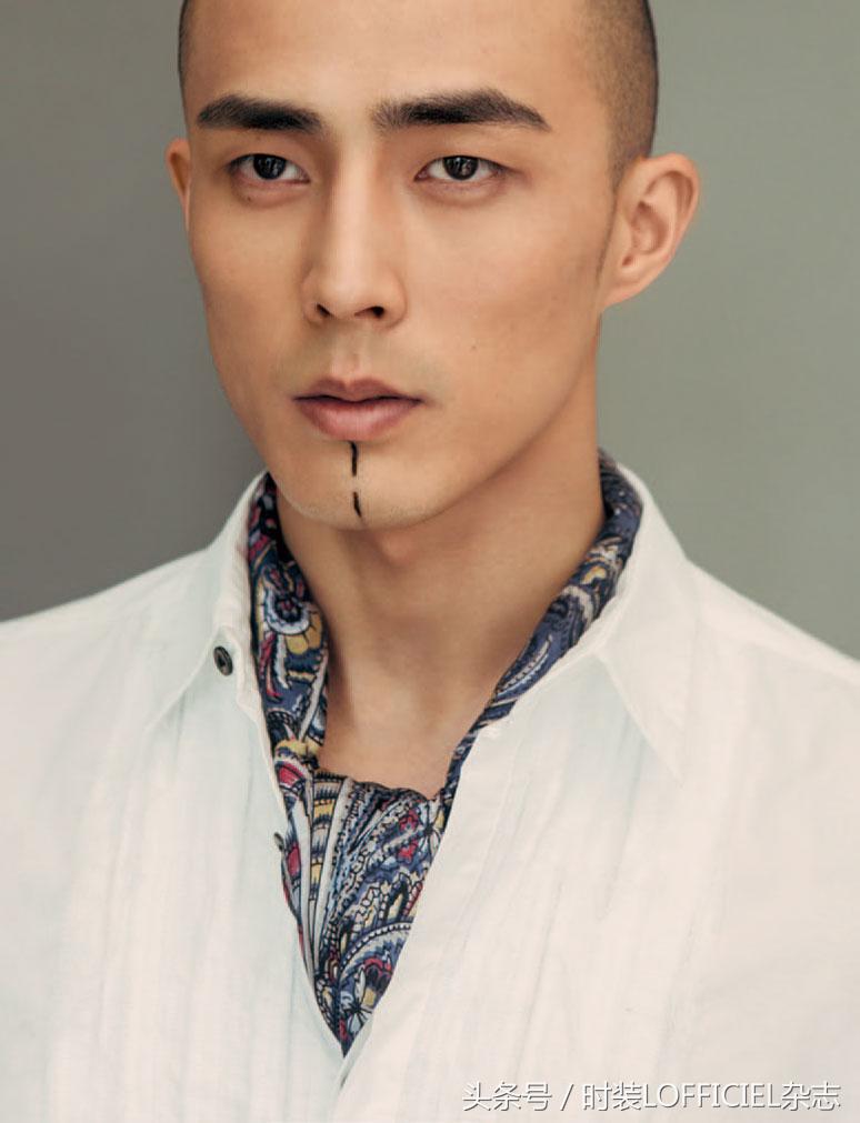 青少年的秋季潮牌小白衬衫,whiteshirts