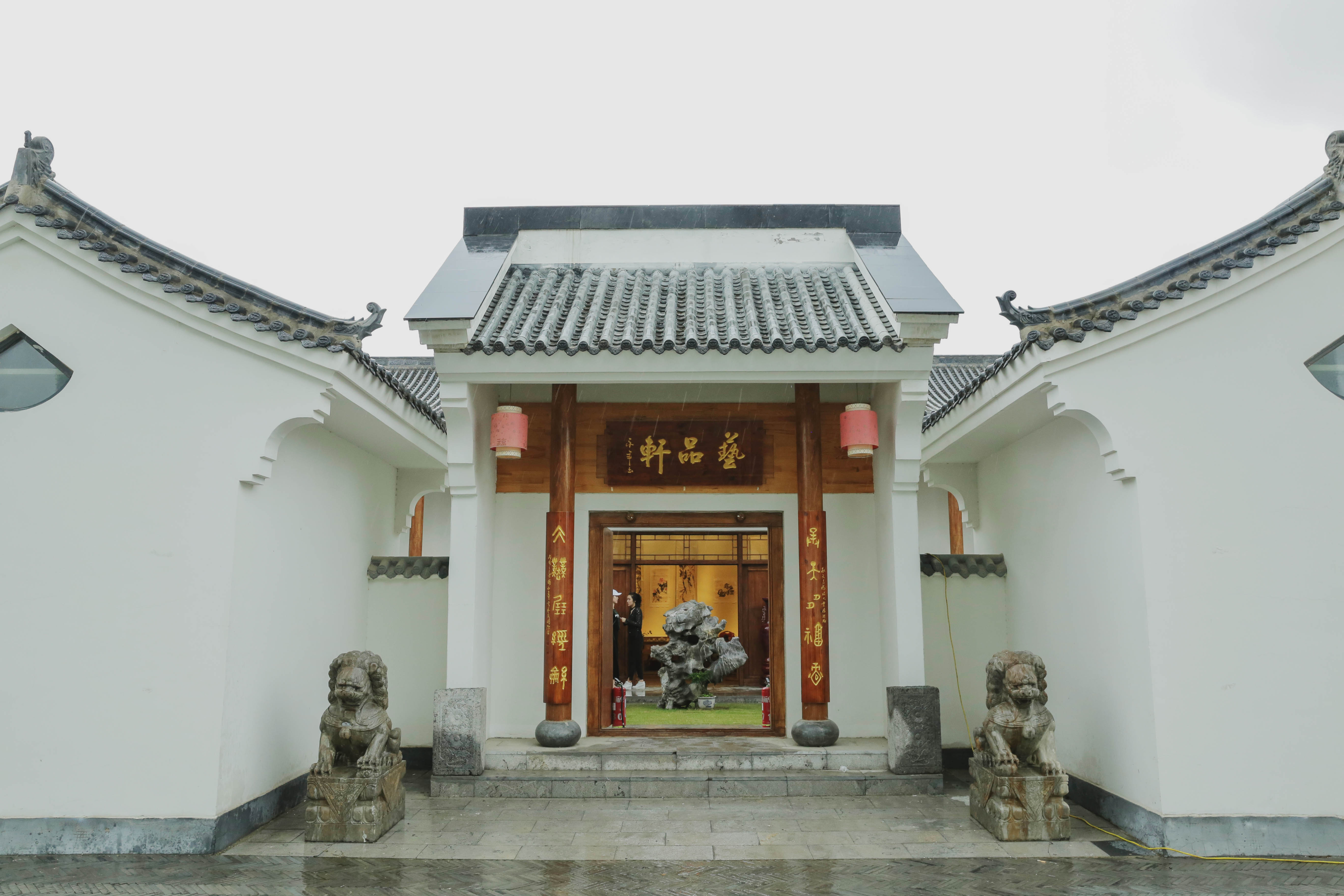 当代年轻人品茶抚琴焚香听雨对弈,青年茶生活