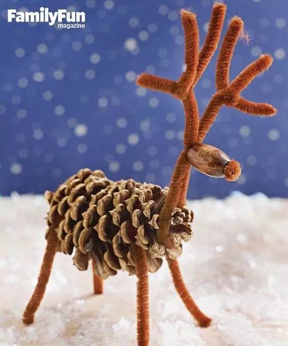 用松塔做的创意吊饰,松塔加树枝创意手工吊饰