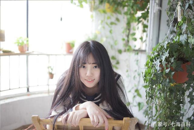 女人必学的3个动作,女生怎样的动作会更迷人