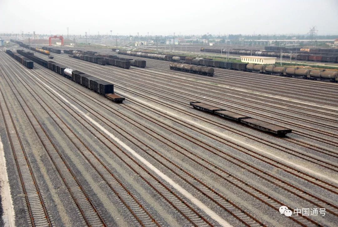 自动驾驶=无人驾驶？无人驾驶的高铁你敢坐吗？