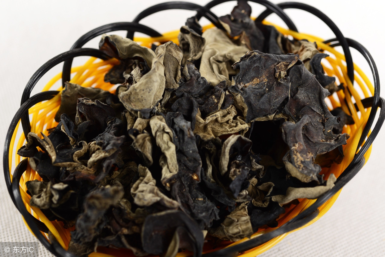 木耳养殖过程中打药吗,种植的木耳打药吗