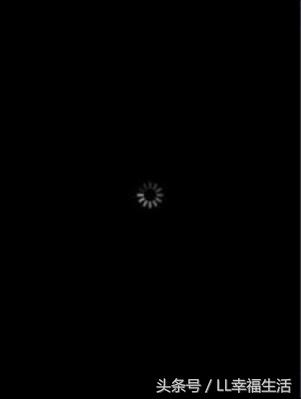 iphone13屏幕突然闪黑,iphone黑边越来越小