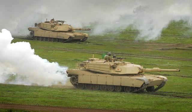 能让艾布拉姆斯看傻眼的只有它,裸奔后的T-72简直就是赛车