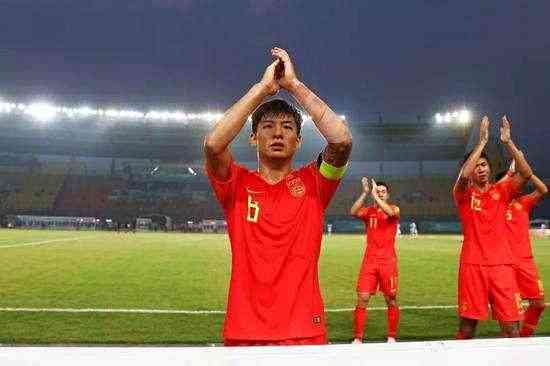 男足队长冯潇霆吐槽大会,国足队长冯潇霆吐槽大会