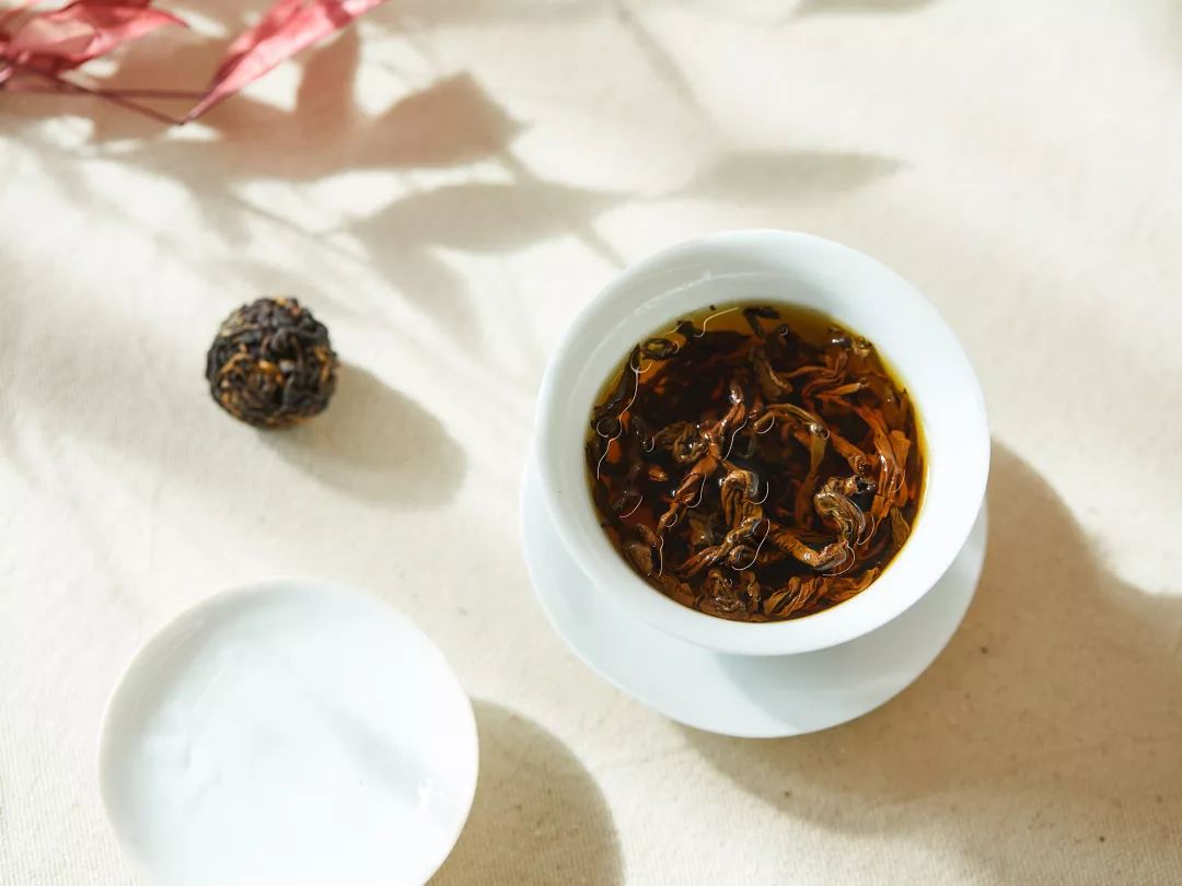 布朗族普洱茶的制作工艺,勐库源头手工制作普洱茶老工艺