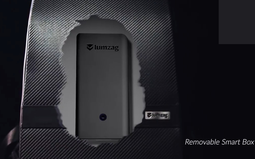 众筹排行榜：内置摄像头的双肩包，功能还贼多！