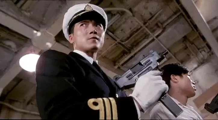 电影里他是让李连杰感到头痛的人物,把反派演绝不说,关键还能打