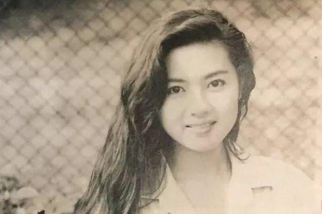 她是最清纯版的苏妲己,她被称为最清纯的女星