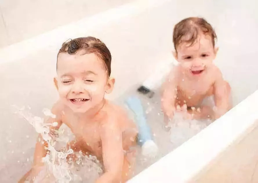 女童妇科病事件,2岁女童和妈妈洗澡后感染妇科病