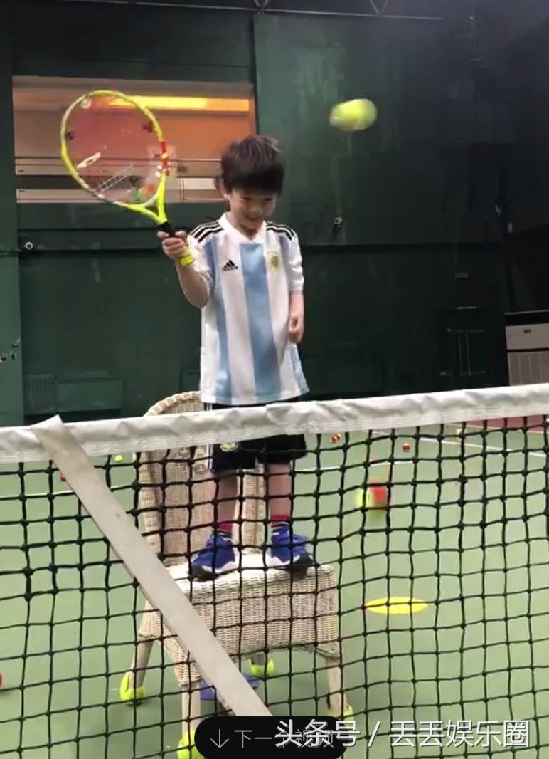 霍思燕嗯哼礼仪完整版,杜江霍思燕看网球比赛