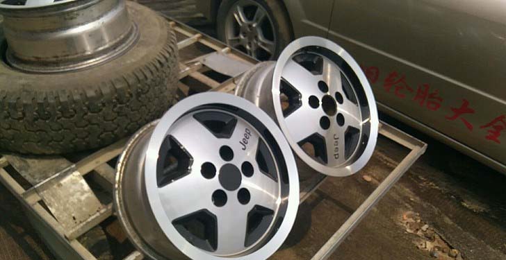 切诺基213改大脚,切诺基213升高5寸改装