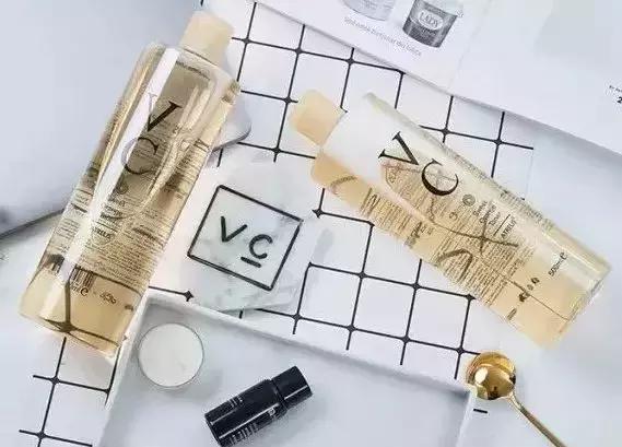 泰国vc爽肤水真的能美白吗,泰国VC化妆水补水保湿