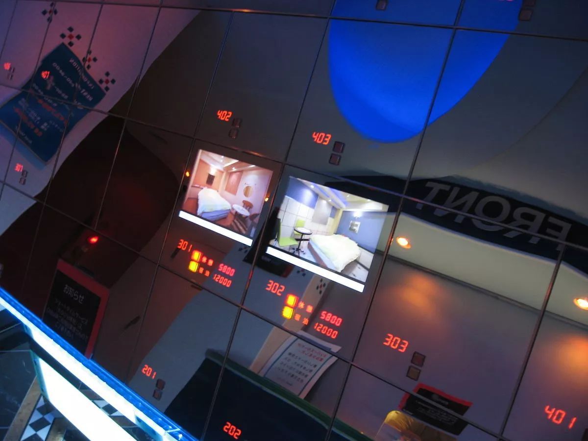 带你走进日本酒店,探访日本废弃的情侣酒店