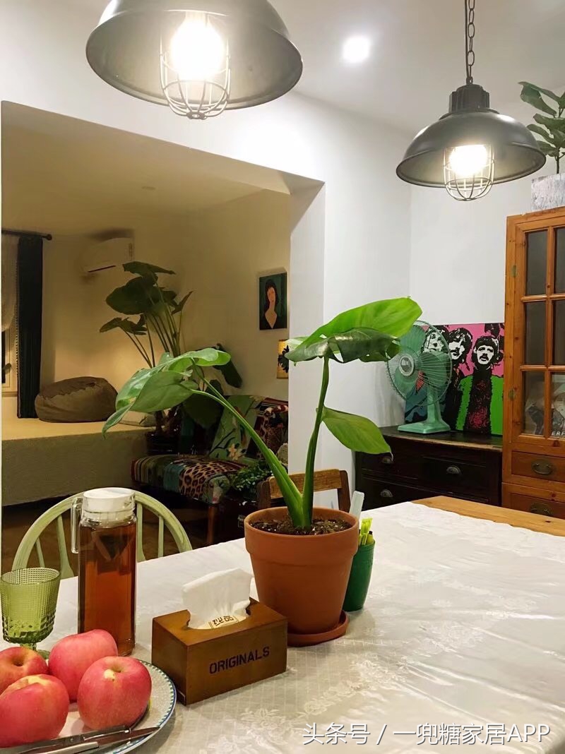 老式缝纫机桌子,老式缝纫机小桌子