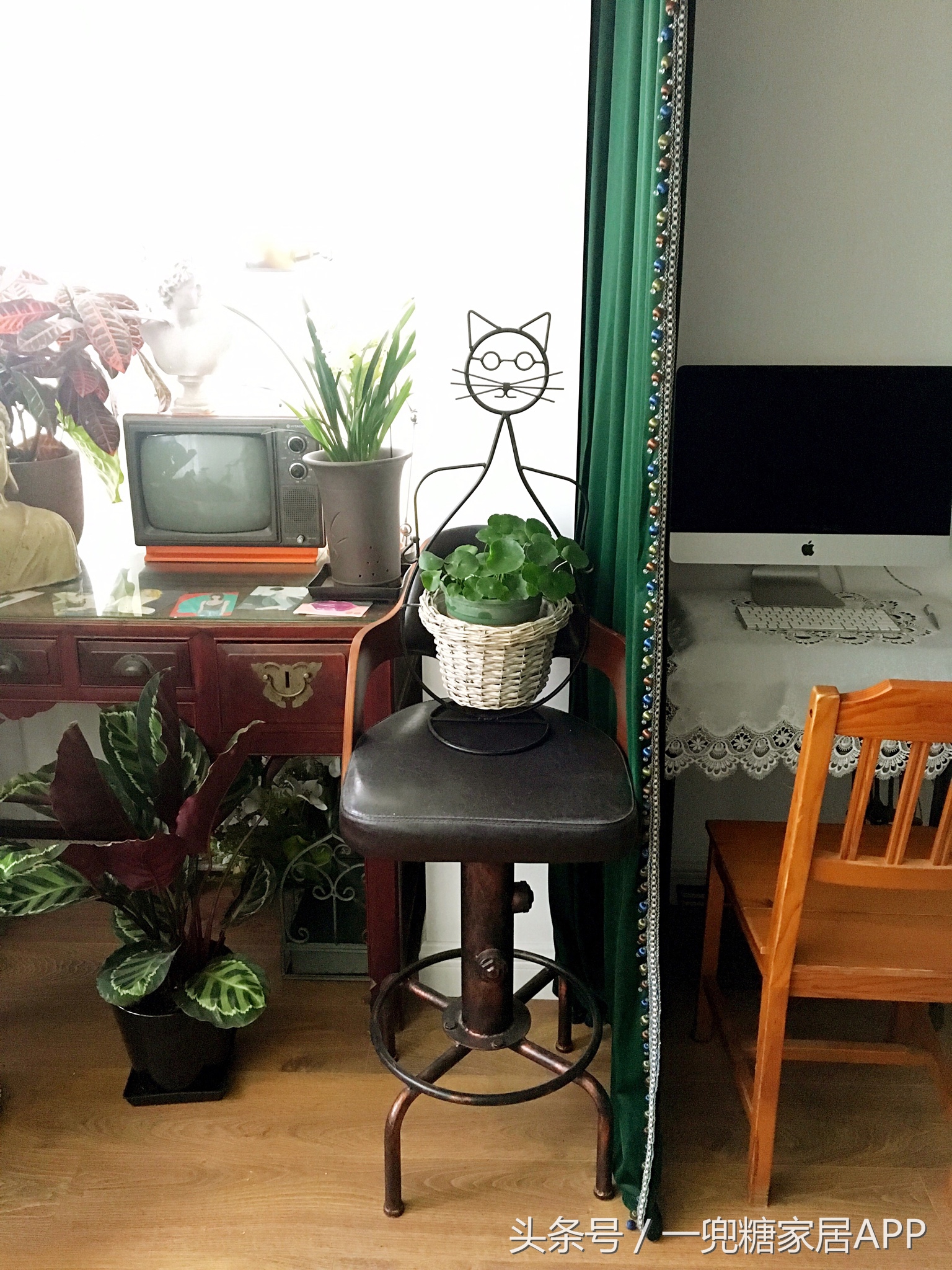 老式缝纫机桌子,老式缝纫机小桌子