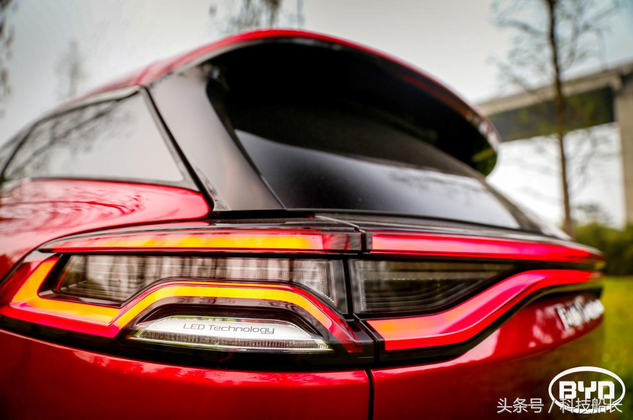 比亚迪“龙晶”车灯:把汽车灯光玩到极致酷炫