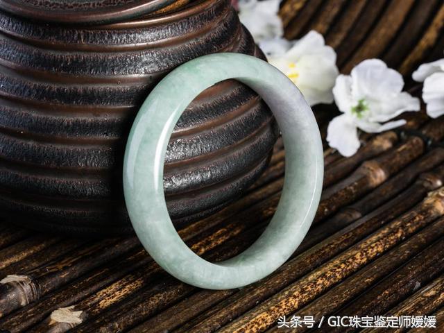 打灯起胶的翡翠一般是什么种,翡翠的暗纹是什么