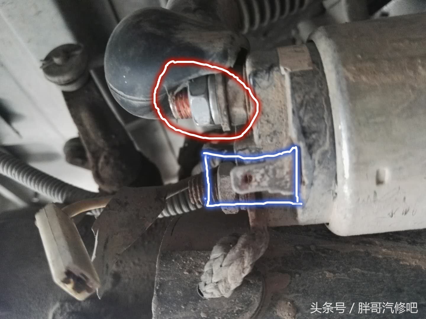 五菱神车起步加不上油,五菱汽车难启动不加油就熄火