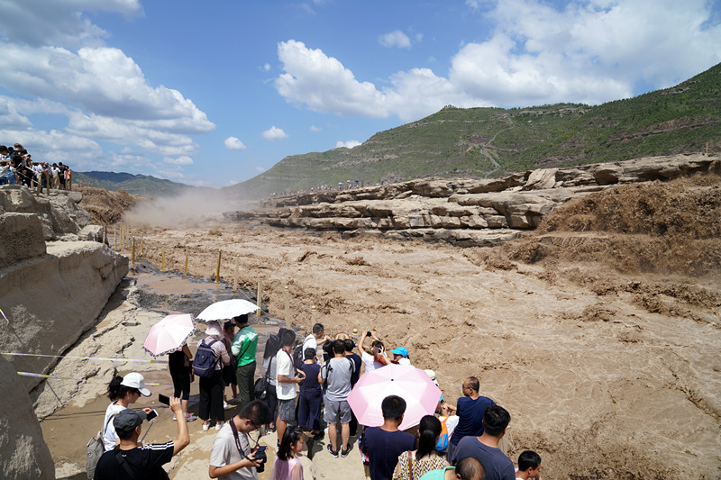 壶口瀑布水底冒烟原因,航拍壶口瀑布水底冒烟