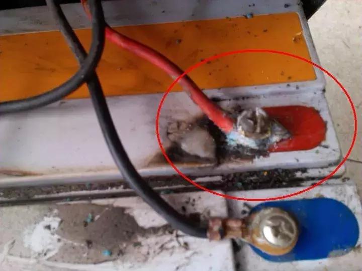 雅迪电动车骑行中断电是怎么回事,骑行中电动车突然断电是因为什么