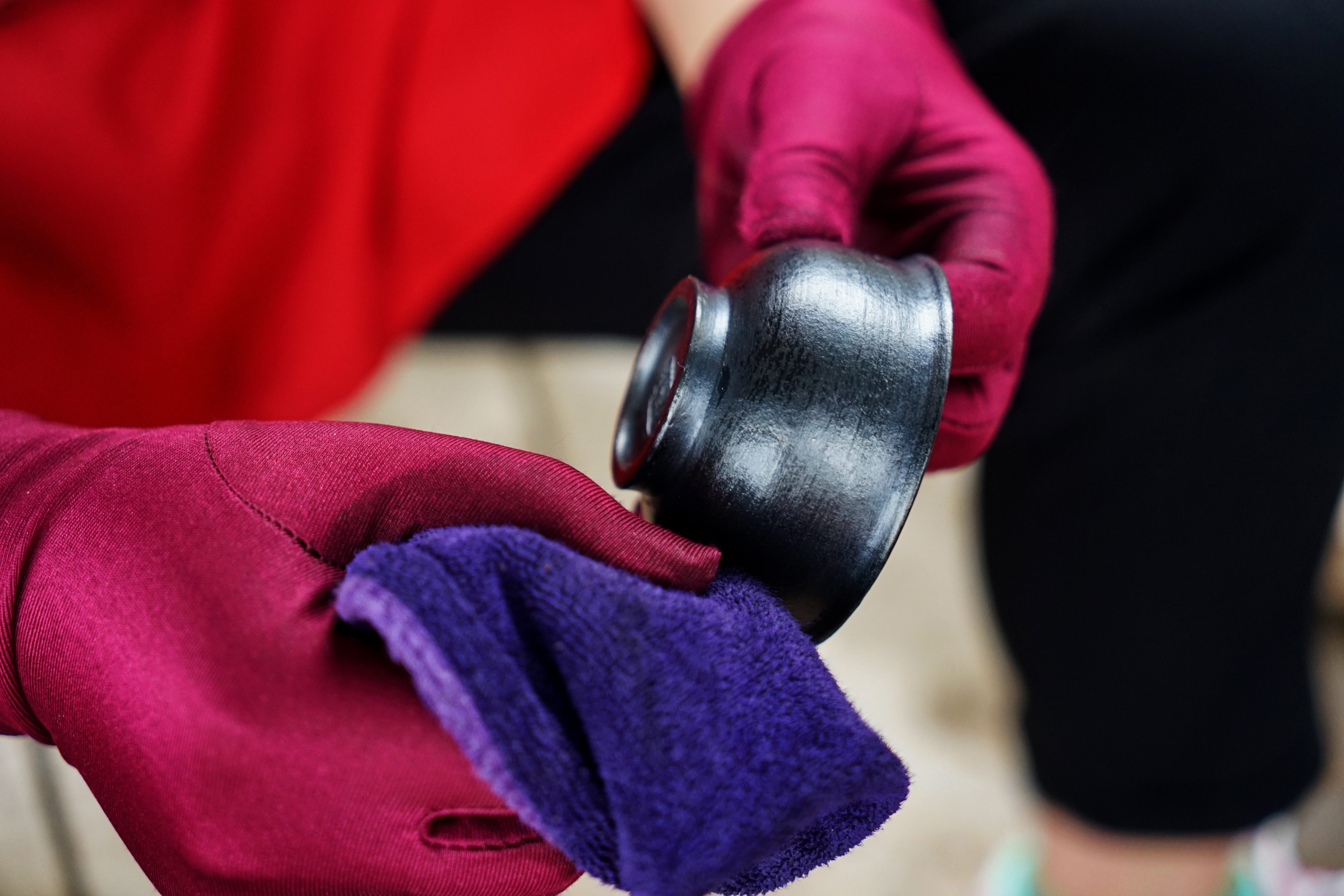 黑陶的前世今生：5000年古文明技艺把泥土炼成“黑金”