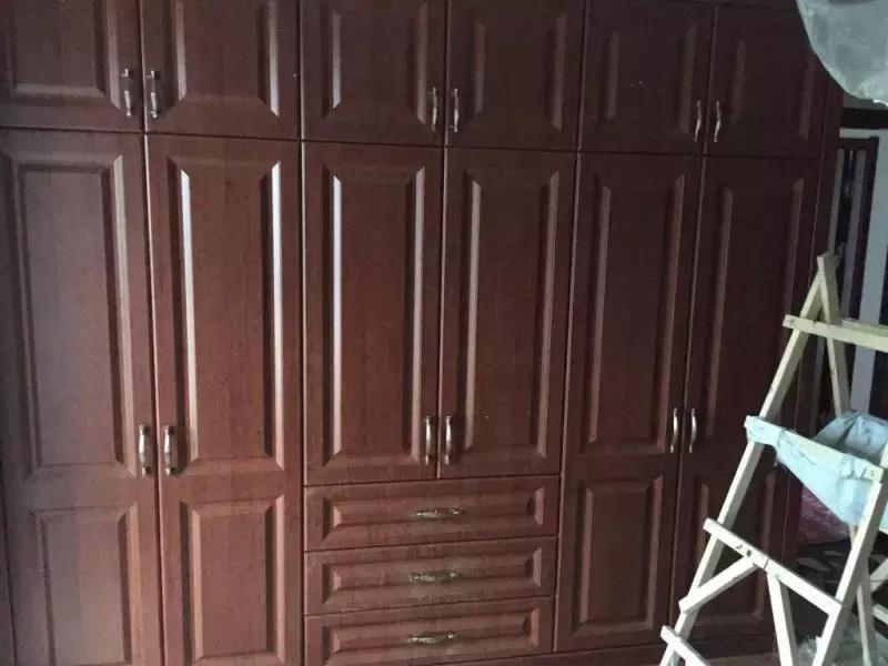 橱柜柜体颜色难看怎么补救,橱柜柜体柜门颜色不一致