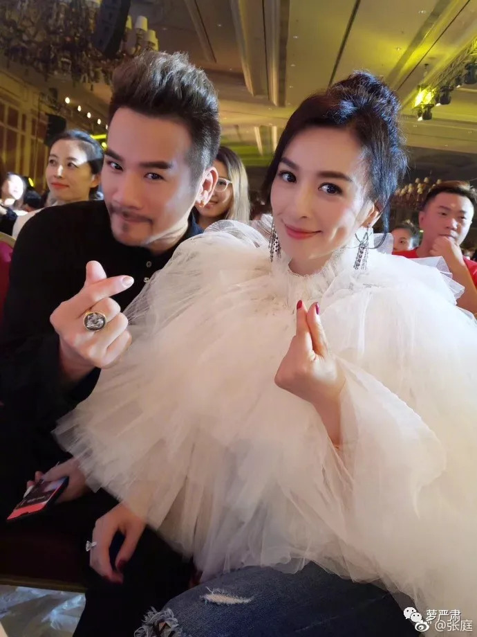 这对夫妻怎么作都不奇怪了，心痛的是其他明星为什么要掺和……