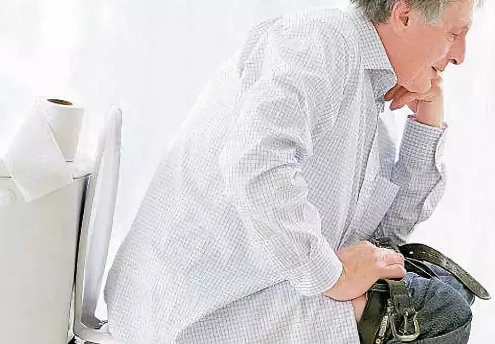 出现这些症状要警惕颈动脉狭窄,老人颈椎管狭窄的症状