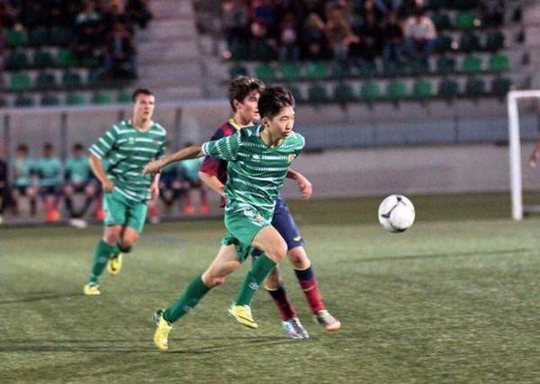 人称“小梅西”的足球天才，被父吹嘘骄傲自满，如今沦为中乙替补