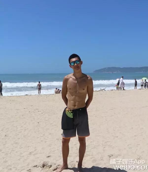 吴彦祖跳高完整版,陈伟霆吴彦祖撞脸