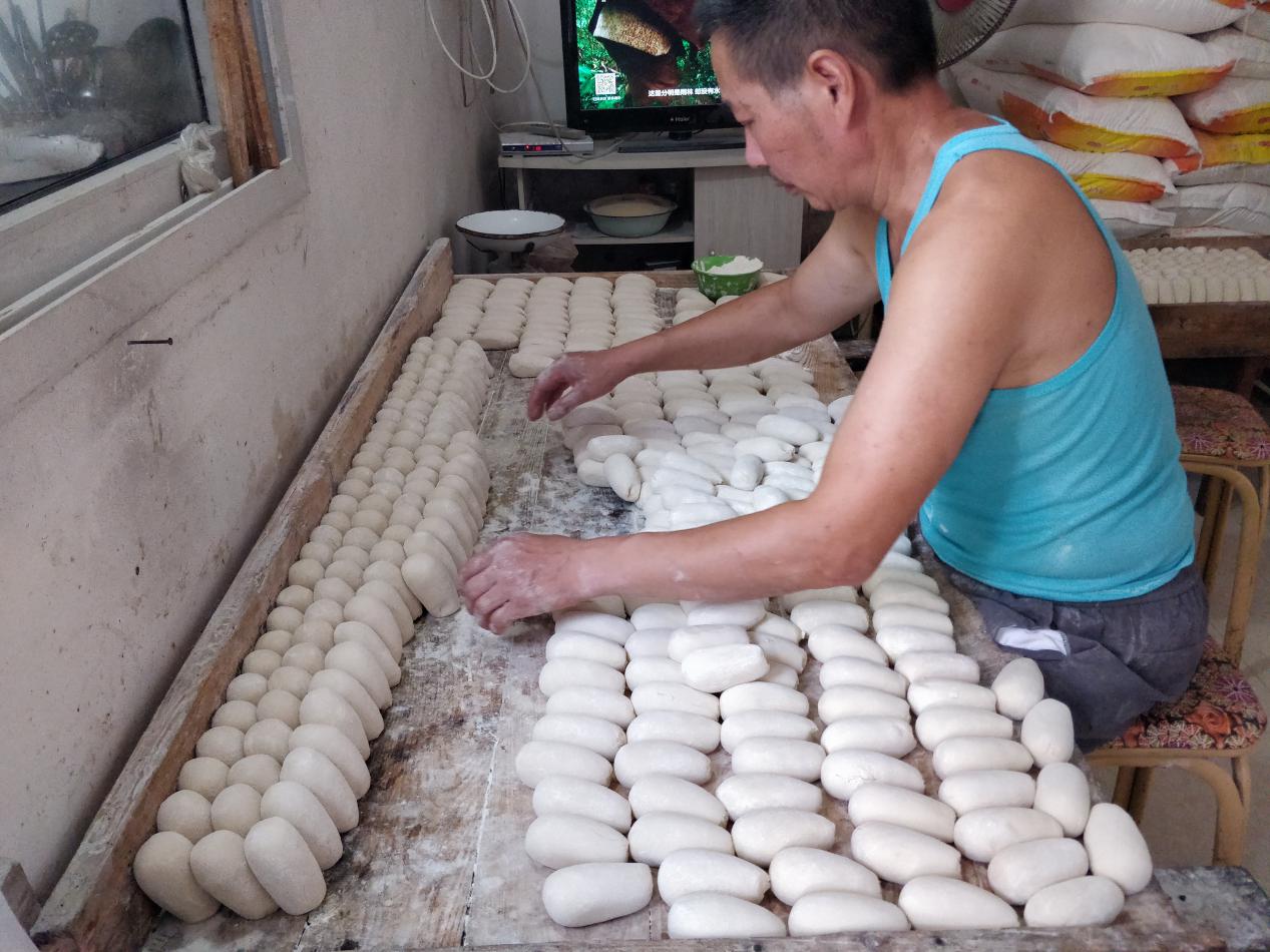 开了20多年的早餐店,开了一家30多年的包子铺