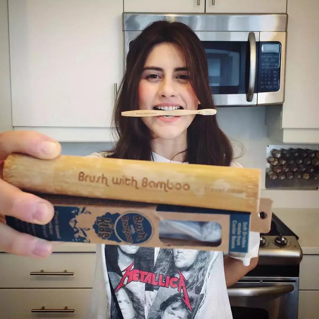 90后女孩践行零垃圾生活，四年产生的垃圾一个玻璃瓶就能装下……