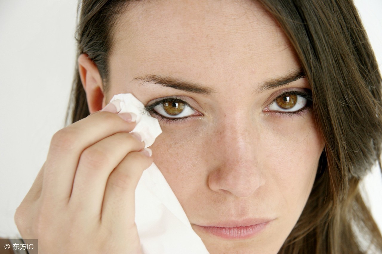 早上起来照镜子，如果眼睛有这6种表现，要小心你的肝脏