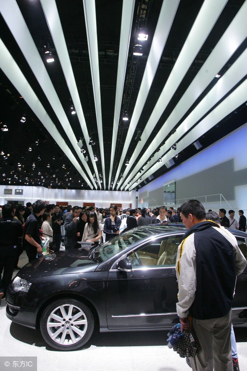 13年迈腾1.8t豪华版现在值得买吗,17年迈腾1.8t豪华版二手车多少钱