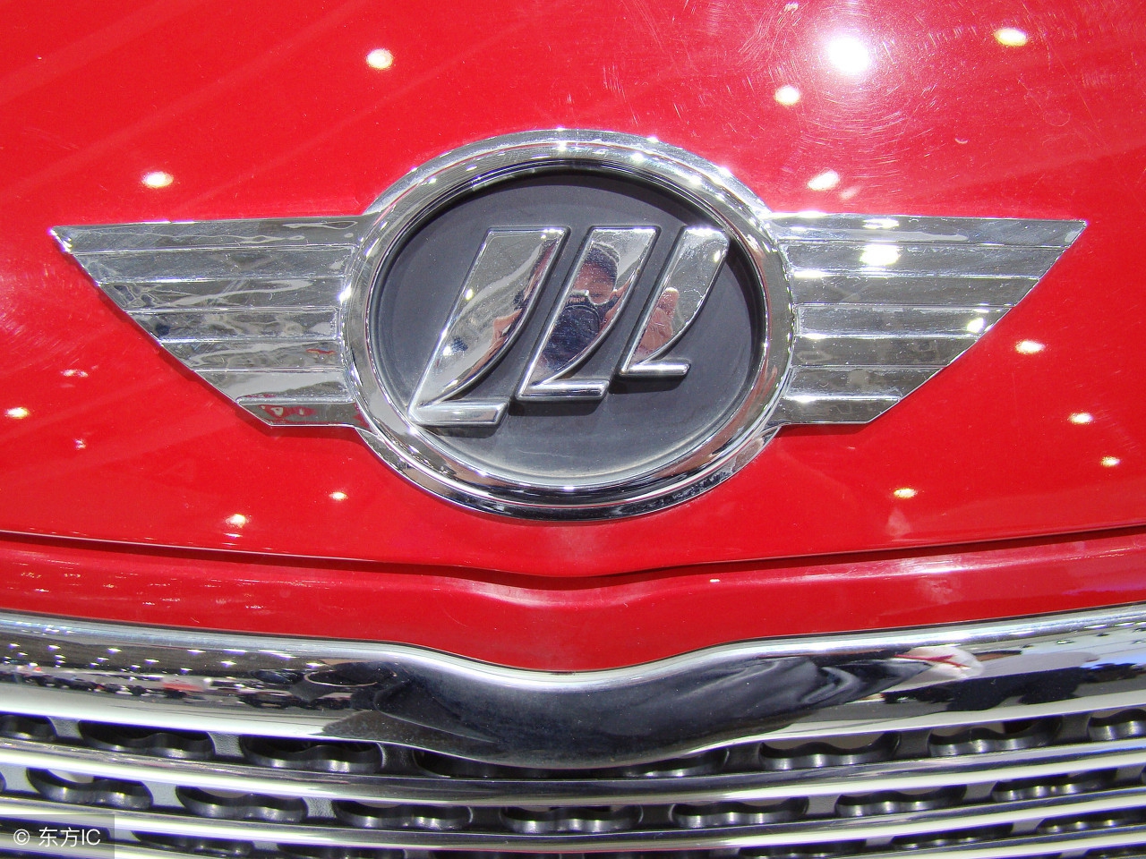 13年迈腾1.8t豪华版现在值得买吗,17年迈腾1.8t豪华版二手车多少钱