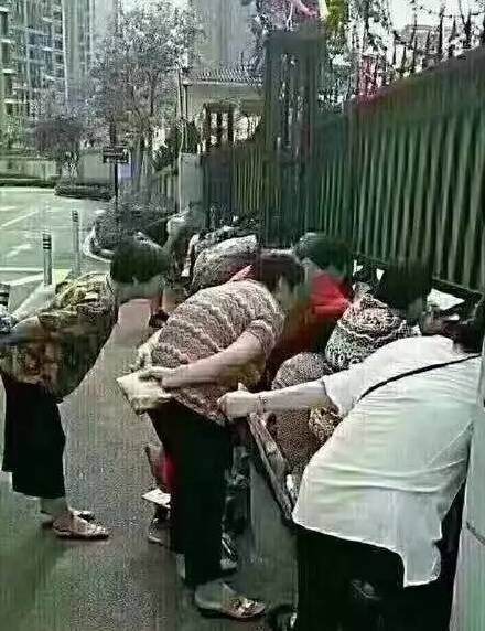 从此，TA留给你的只有背影