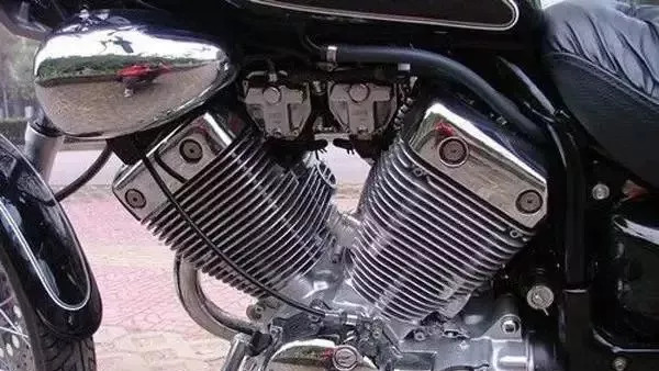 单缸和双缸的视频,250摩托单缸好还是双缸好