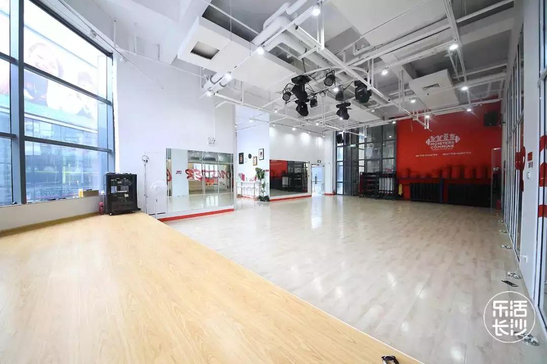 不办健身卡健身房可以就去一次吗,不办健身卡自己在家健身