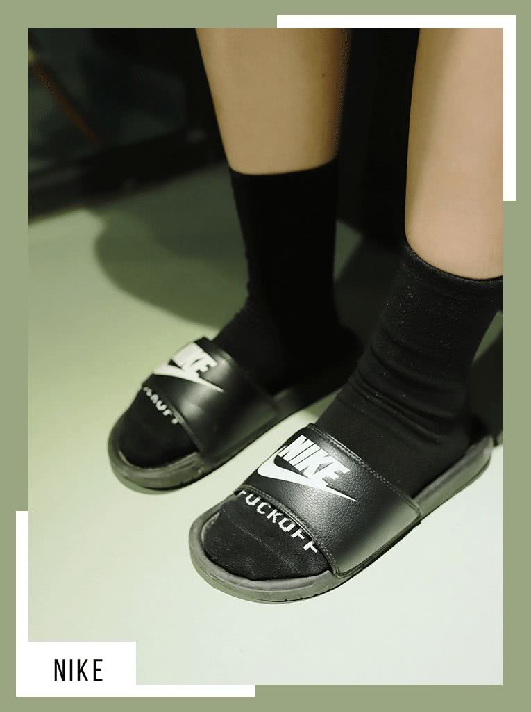 看完员工的鞋子，我哇地一声哭出来