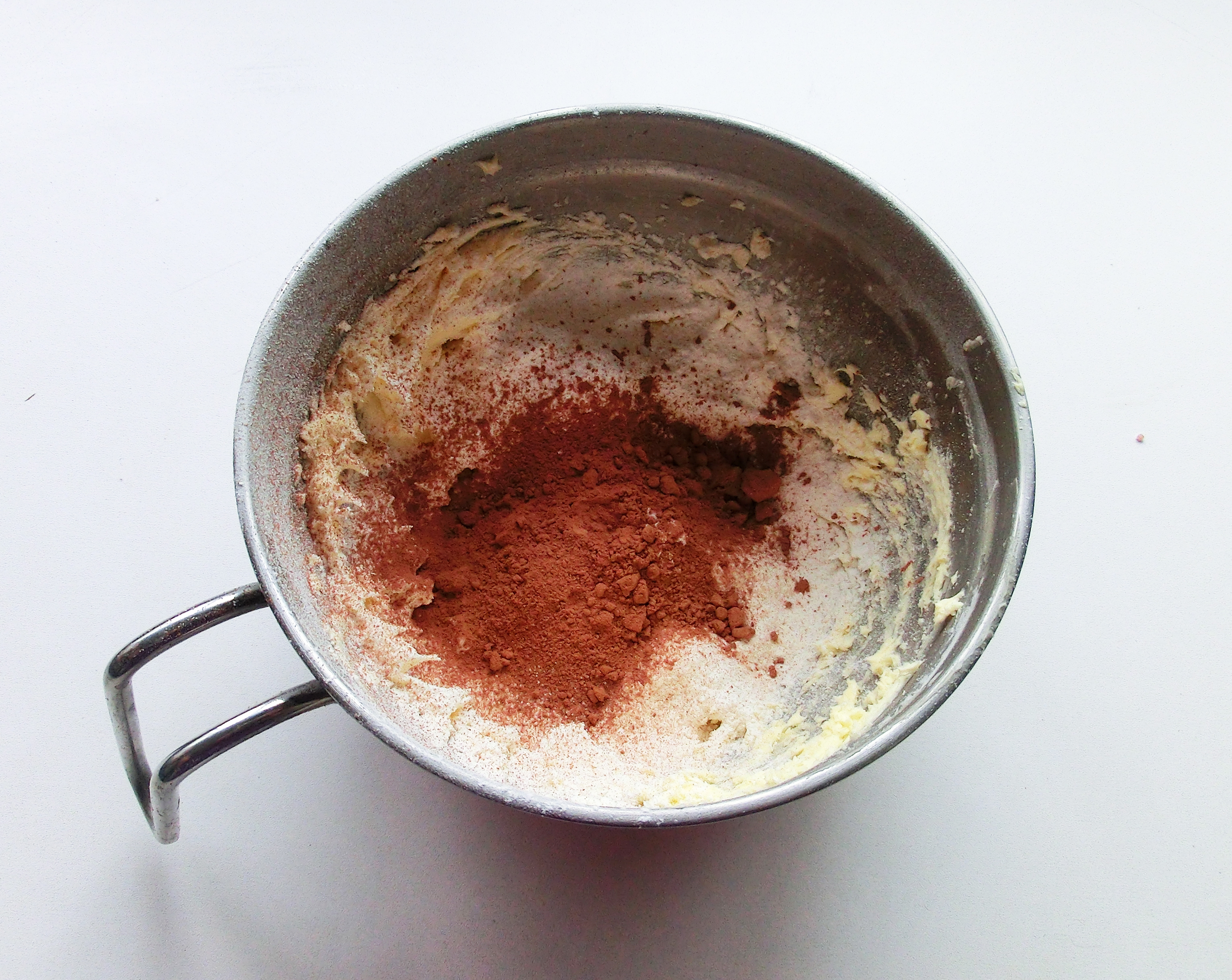 曲奇烤后花纹不消失,为什么曲奇饼干一烤就化成水了