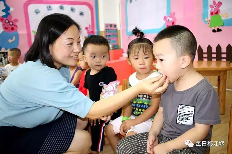 九月，我们开学啦！把天府故事读给世界听……