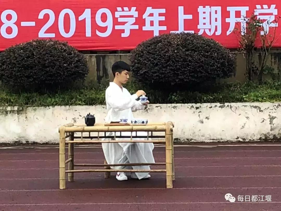 九月，我们开学啦！把天府故事读给世界听……