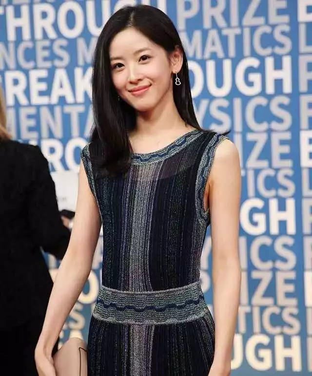 如何评价章泽天的,章泽天到底有多清醒