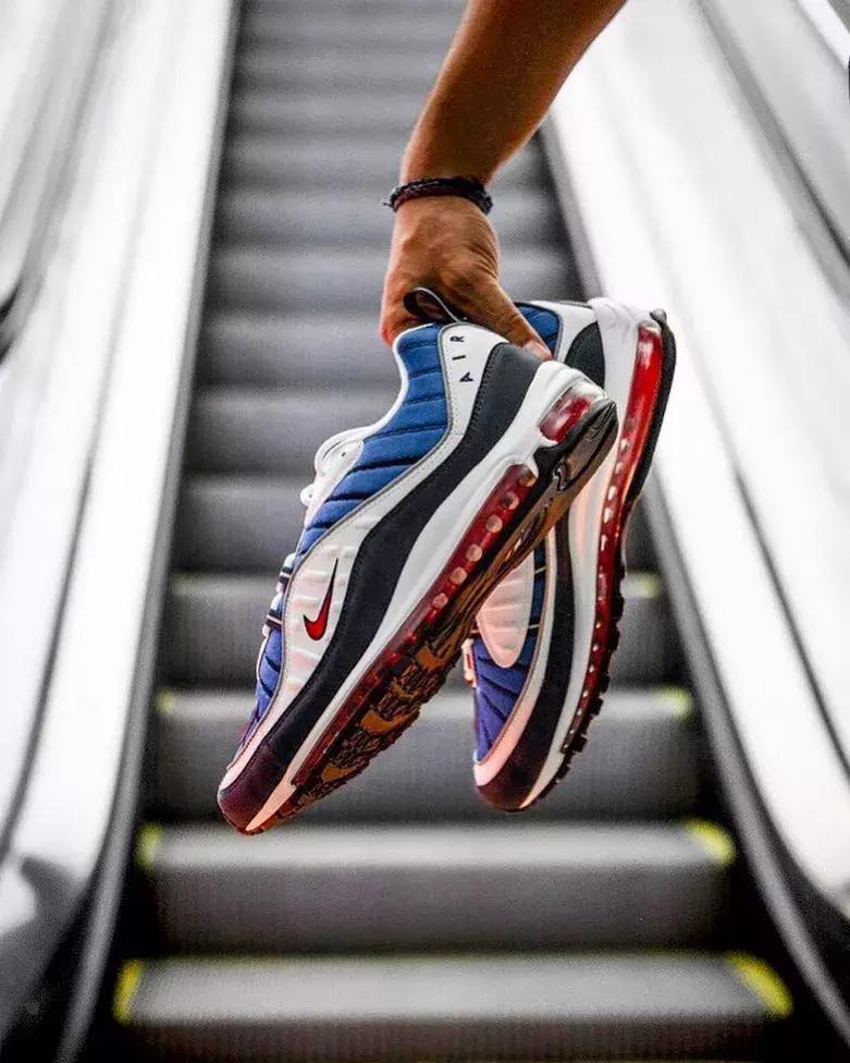 上半年最好的25双鞋，你买到手之后是「起飞」还是「倒闭」