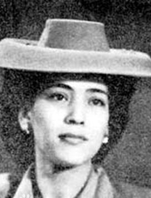 大姐与亲小妹年龄差半个世纪，17个富二代兄弟姐妹的不同命运