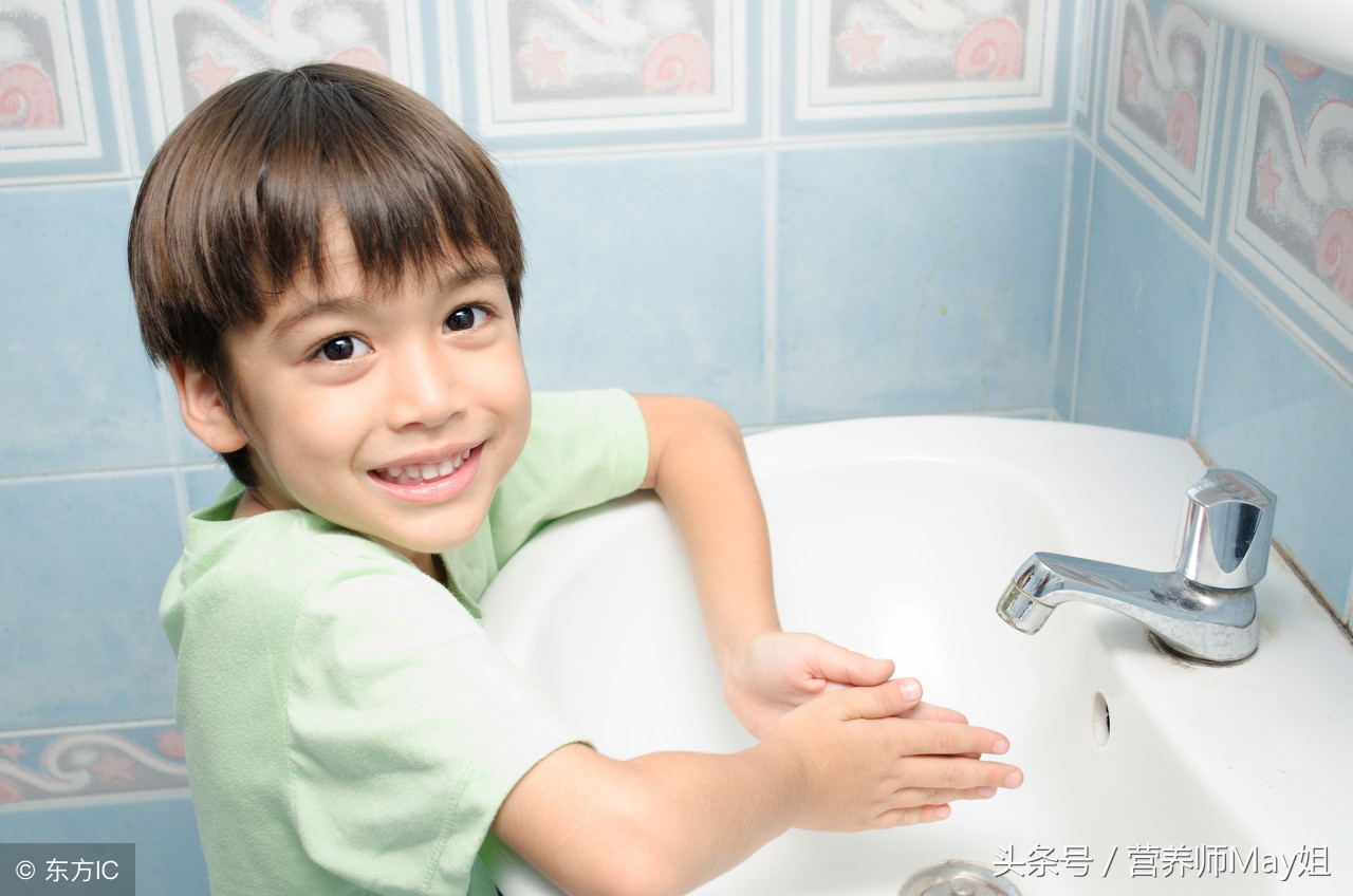 宝宝咳嗽怎样吃辅食,孩子一咳嗽家长就害怕